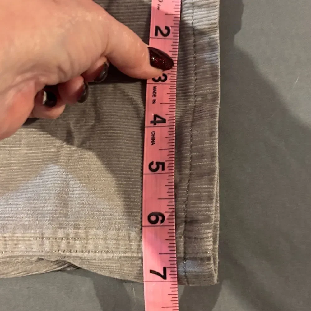 NWT Lucky Brand Boy midrise relaxed straight leg grey corduroys. Sz 28/6 regular